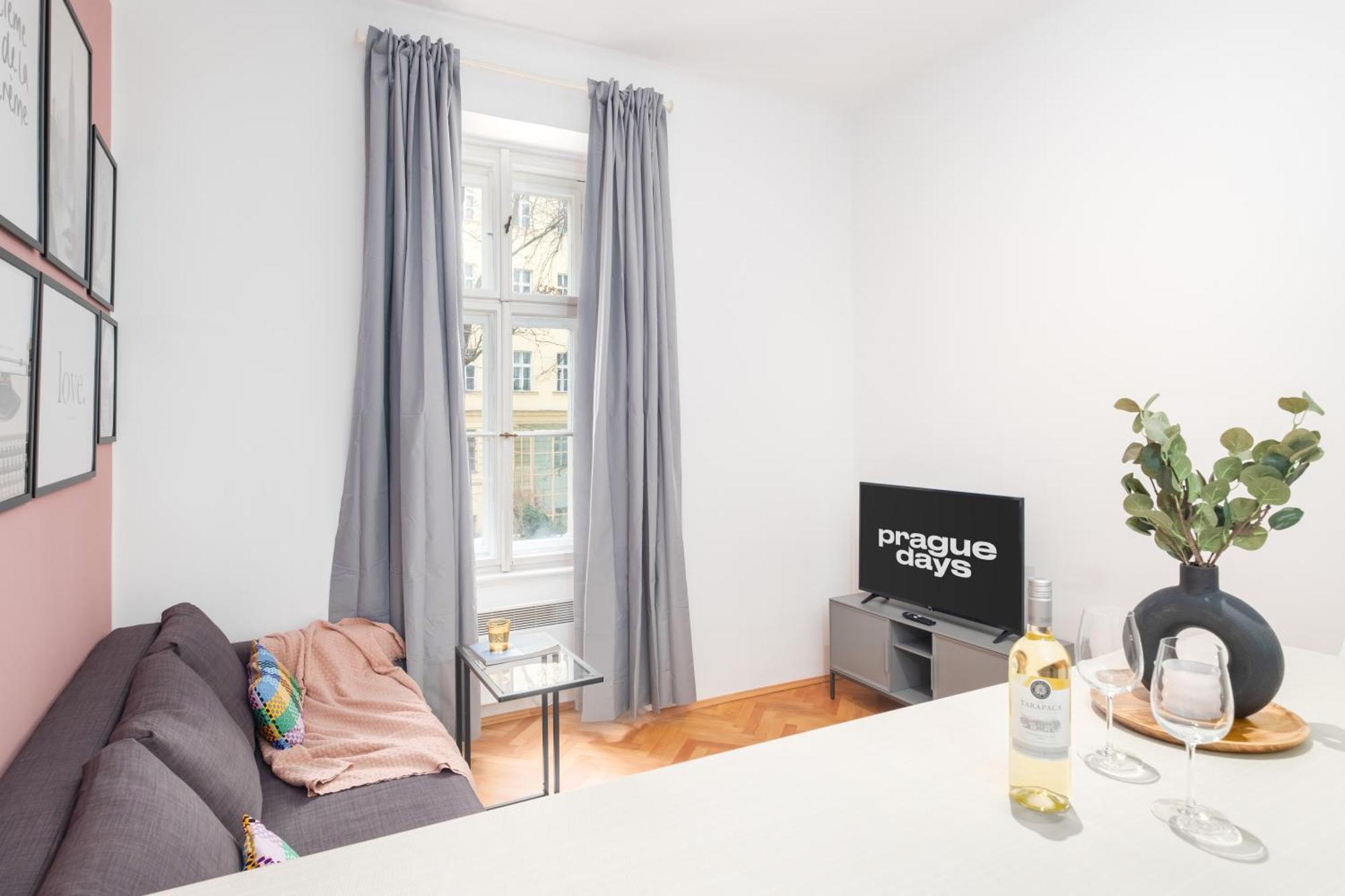 Apartamento Next To Wenceslas Square By Days