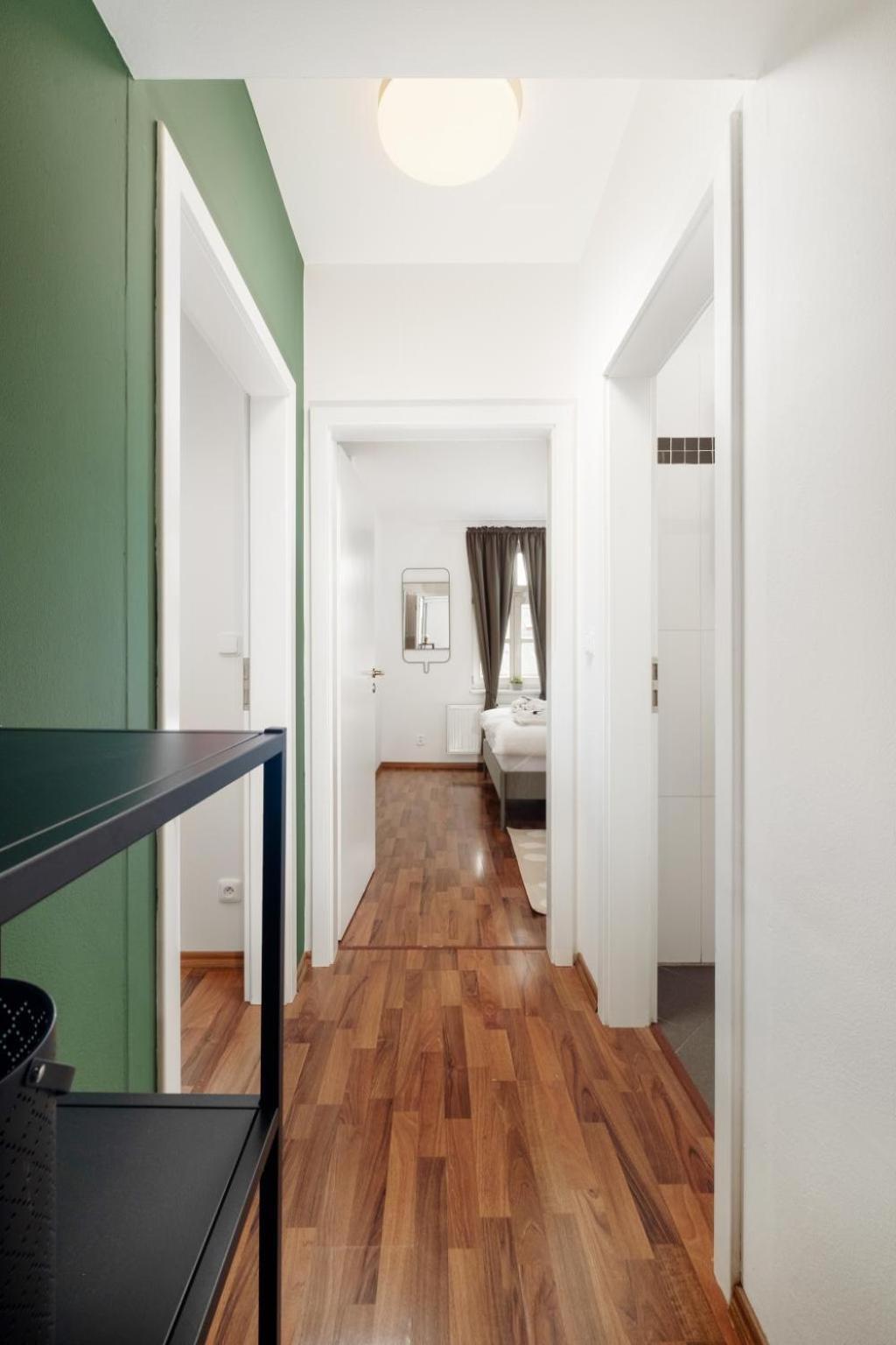 Next To Wenceslas Square By Days Apartamento