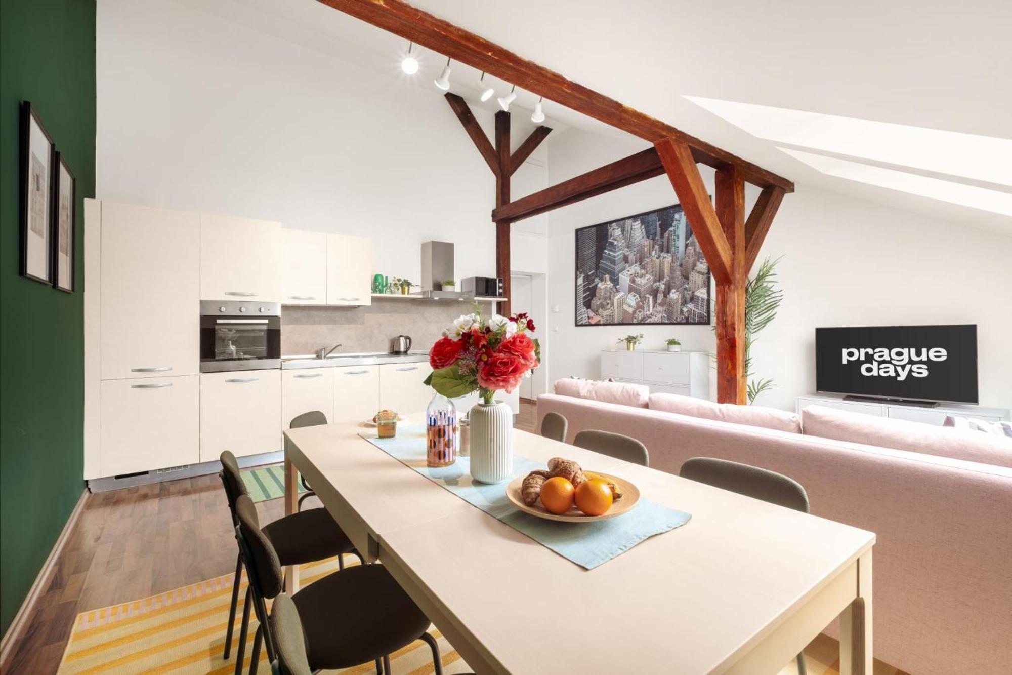 Apartamento Next To Wenceslas Square By Days Praga